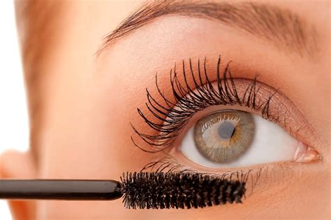 How to remove Naric extension mascara without damaging your lashes